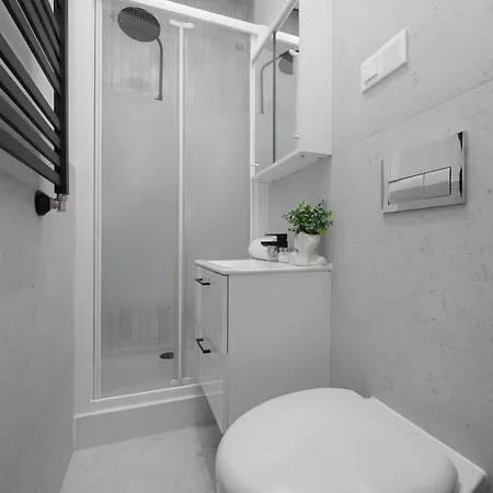 Apartament Budget-friendly Mokotow Micro-apartment For 2 Guests In By Renters Warszawa