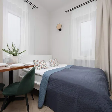Budget-friendly Mokotow Micro-apartment For 2 Guests In By Renters Apartmán